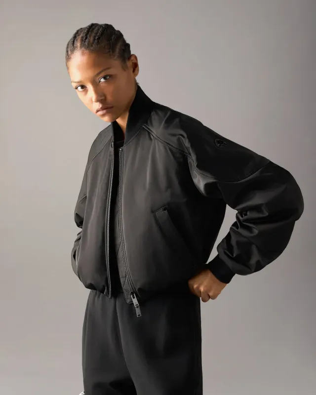 Moose Knuckles Drift bomber satin isolé boxy