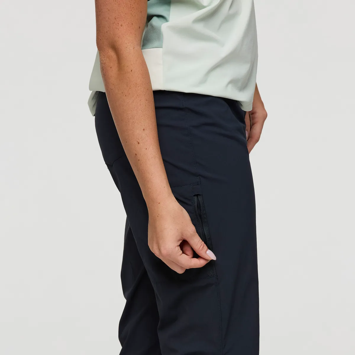 Cotopaxi Coraje Tech Pant pantalon femme kaki extensible