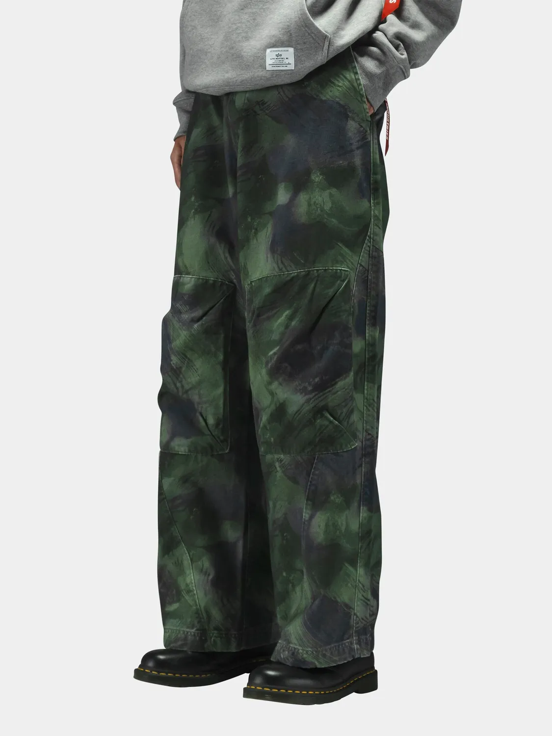 Alpha Industries Oversized Washed pantalon olive camo