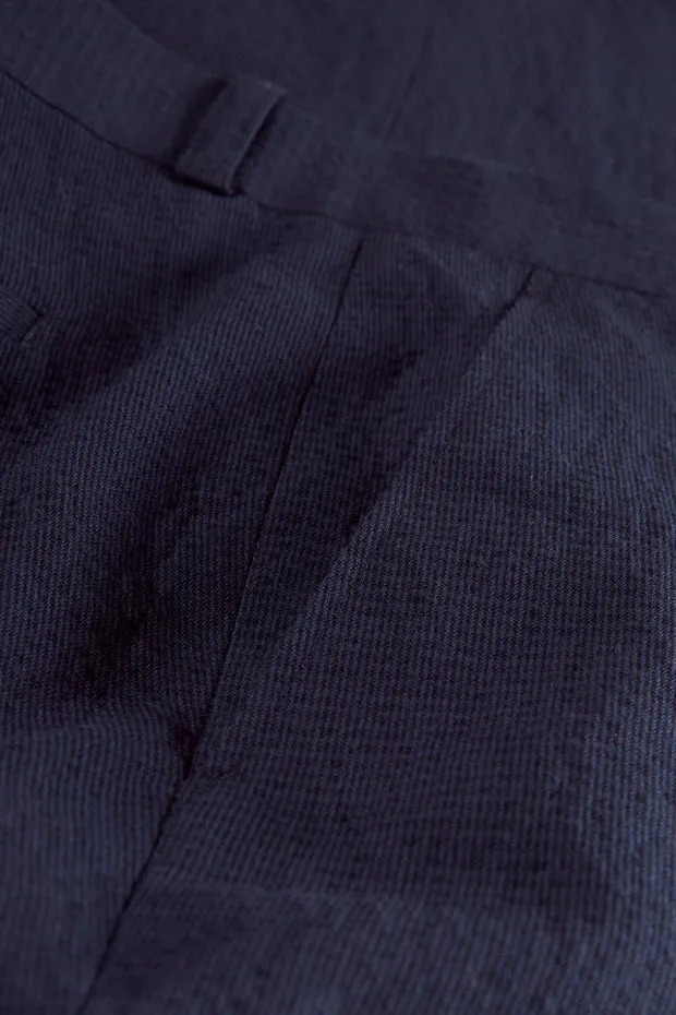 Hollington Siza pantalon seersucker bleu marine ajusté