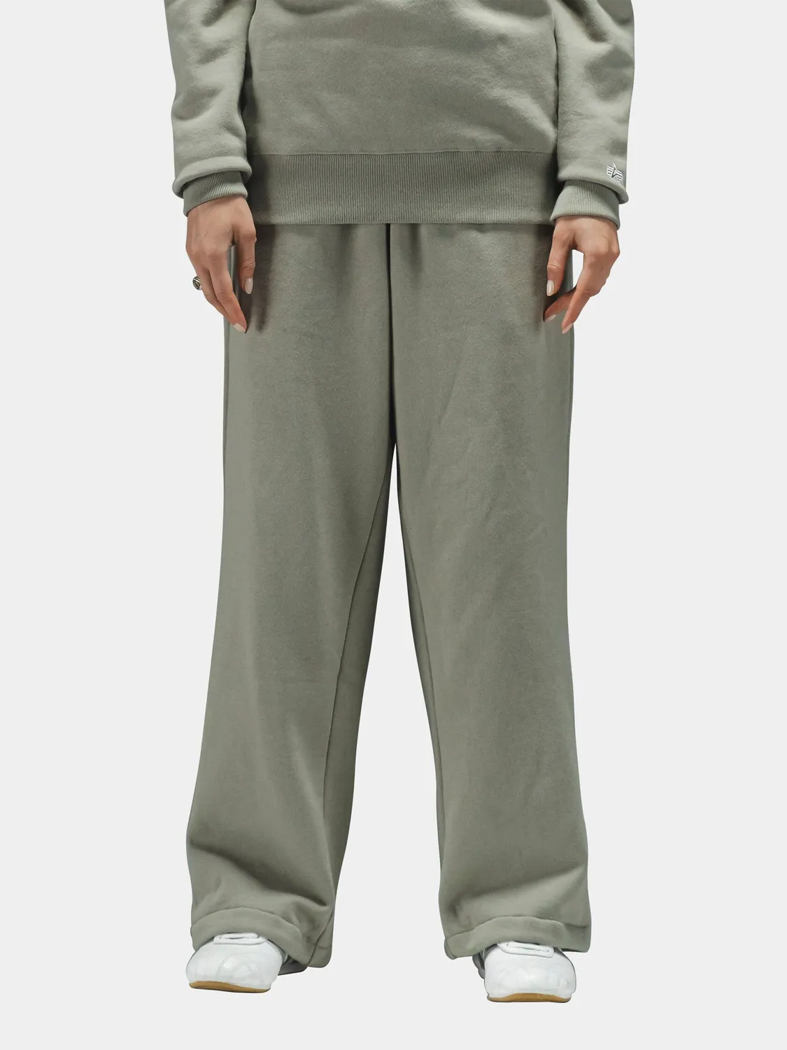 Alpha Industries Essential jogging gris coton coupe droite
