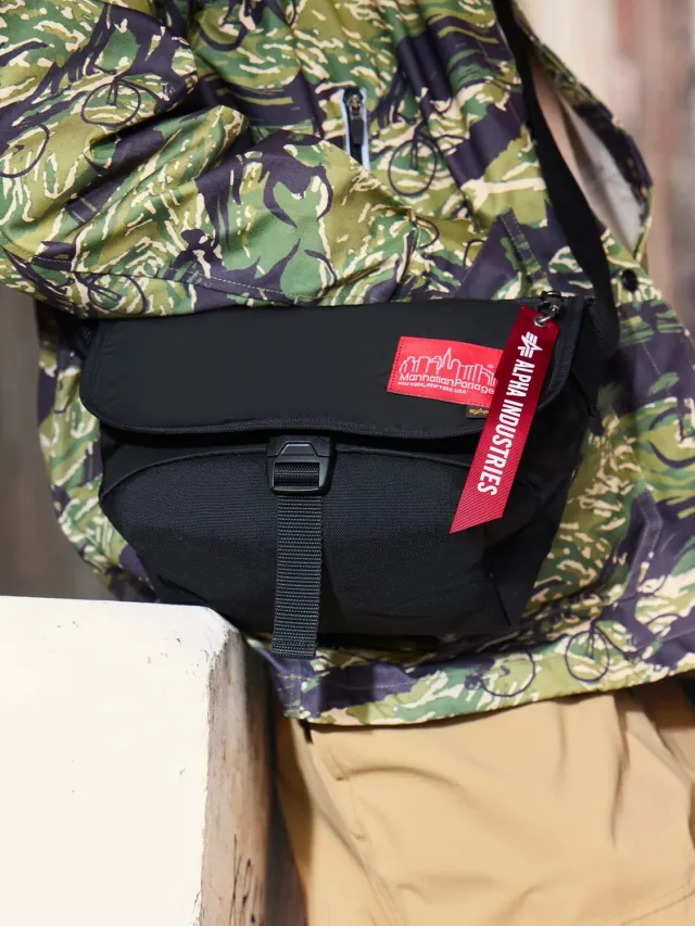 Alpha Industries Manhattan Portage sac messenger noir