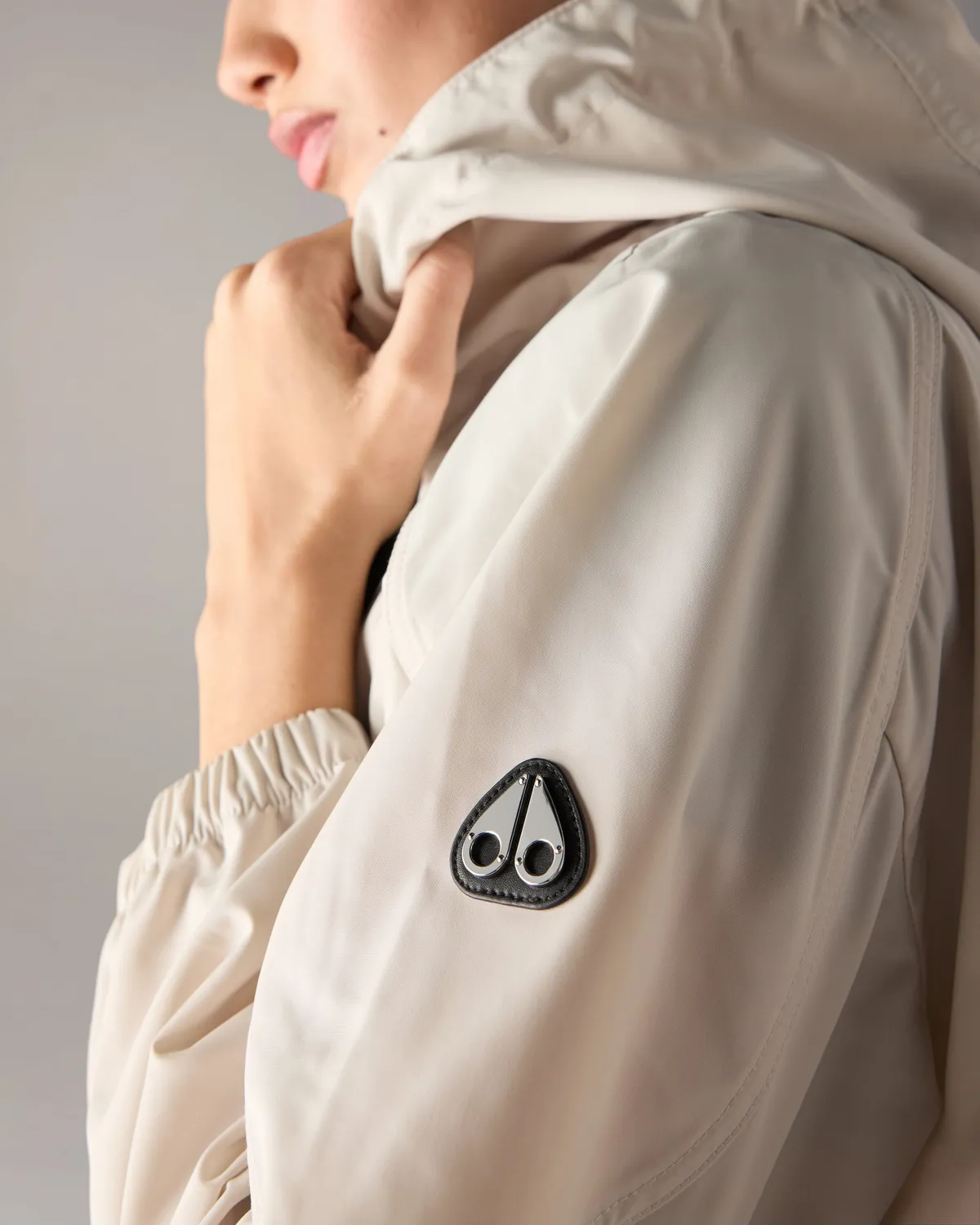 Moose Knuckles Elevate Hooded Jacket veste Alabaster légère