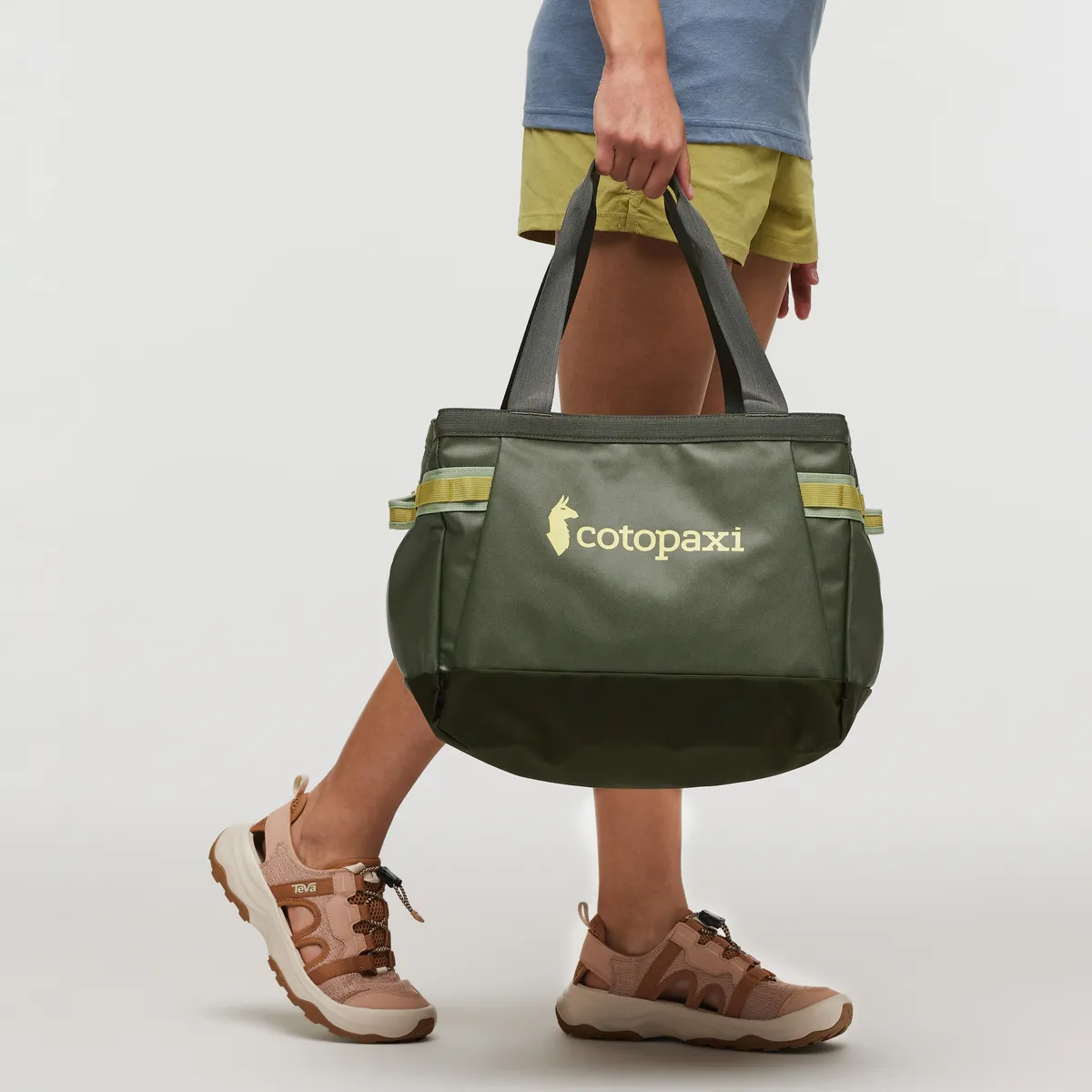 Cotopaxi Allpa 30L sac tote kaki poches multiples