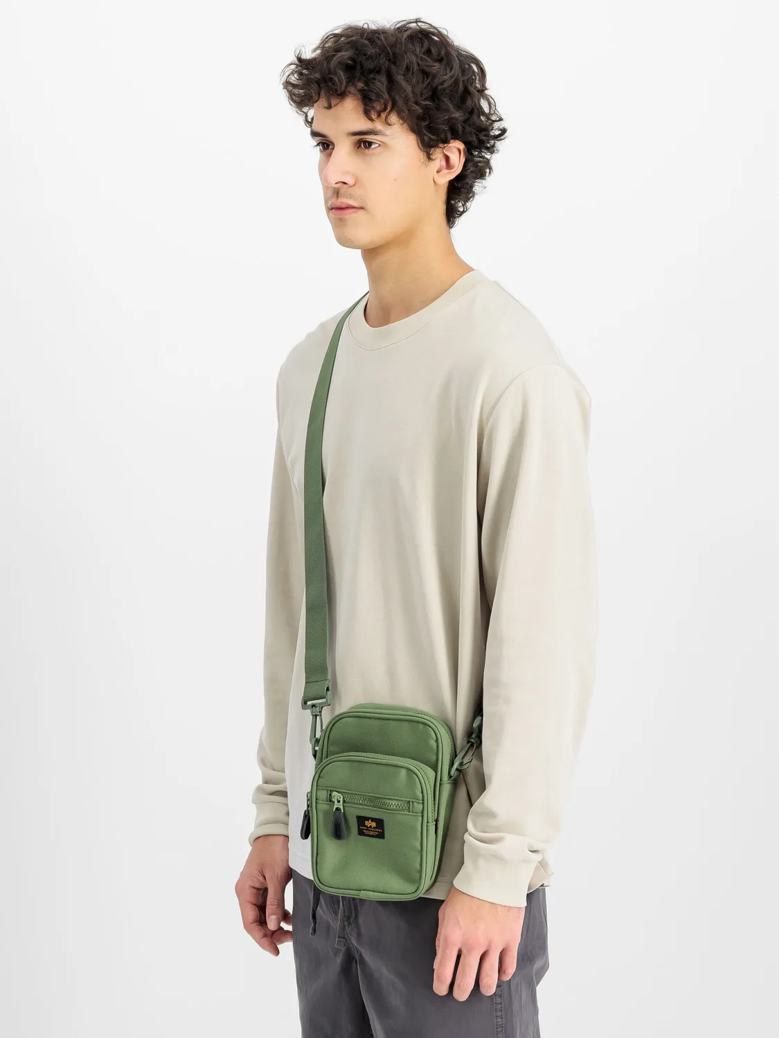 Alpha Industries Small Label sac bandoulière noir 1L