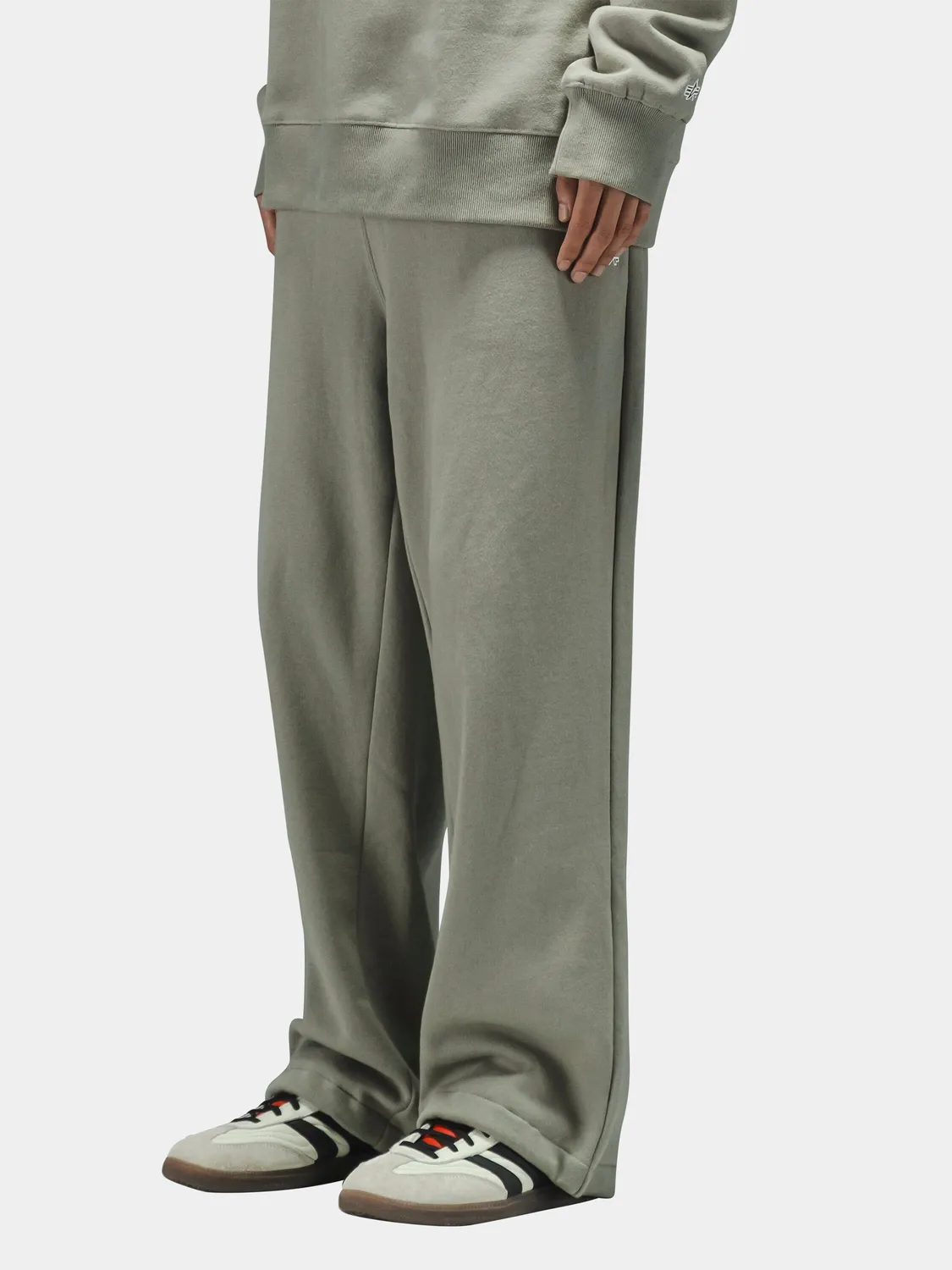 Alpha Industries Essential jogging gris coton coupe droite