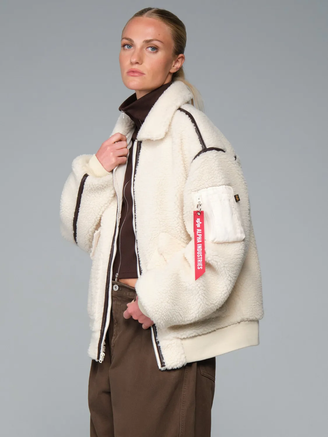 Alpha Industries CWU 45/P Sherpa blouson femme eggnog