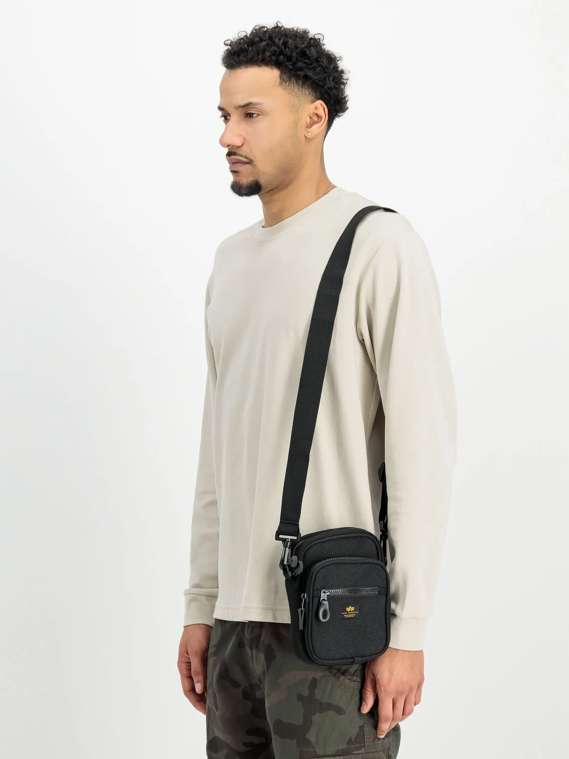 Alpha Industries Small Label sac bandoulière noir 1L