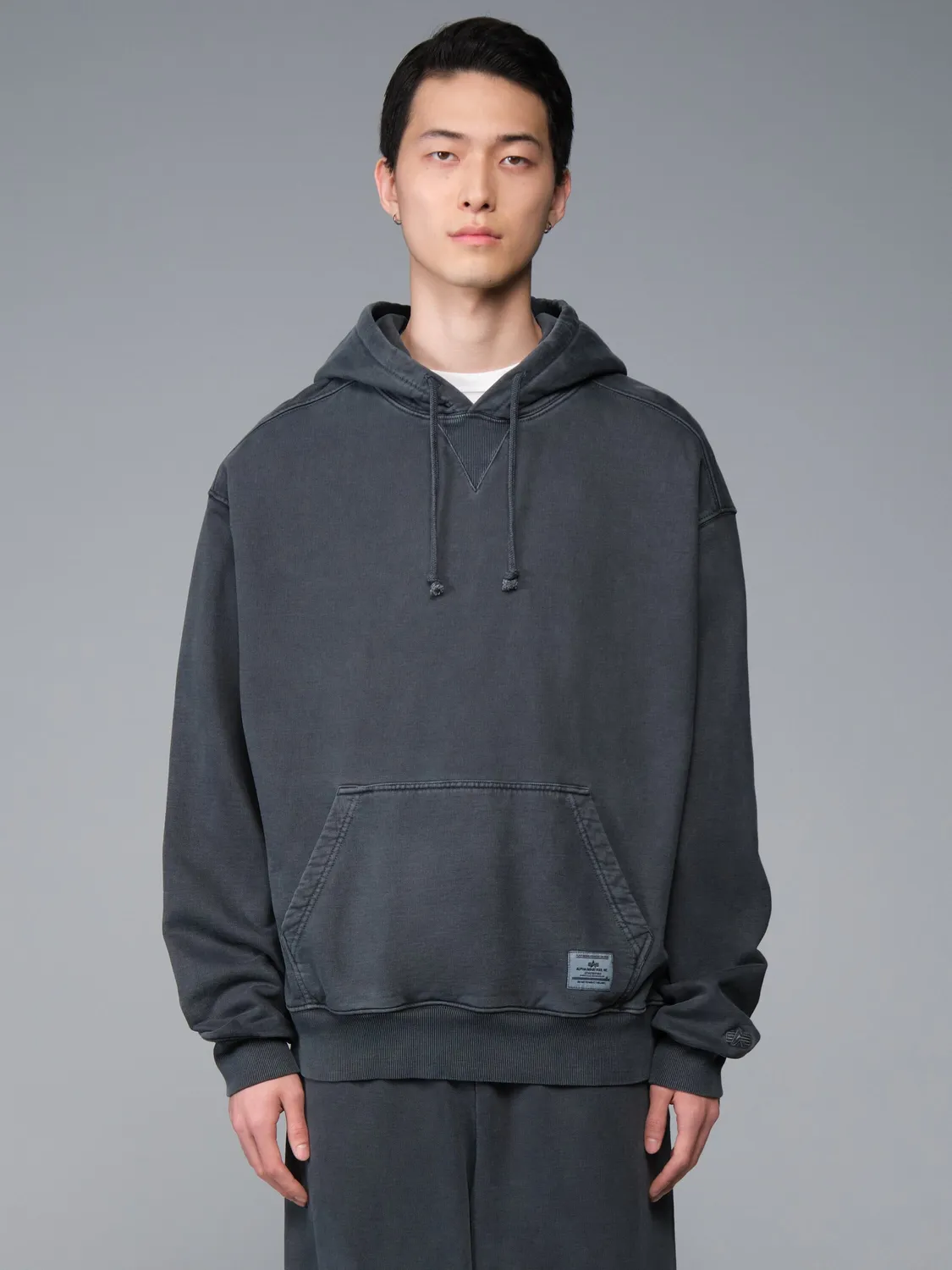 Alpha Industries Essential Hoodie Battlewash sweat noir délavé