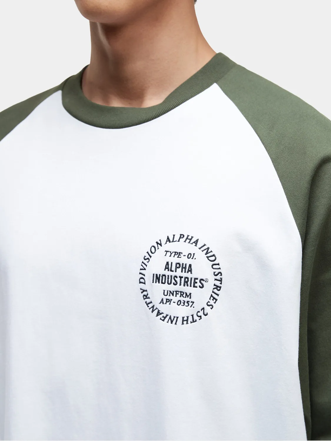 Alpha Industries UNFRM Raglan t-shirt manches longues vert coton