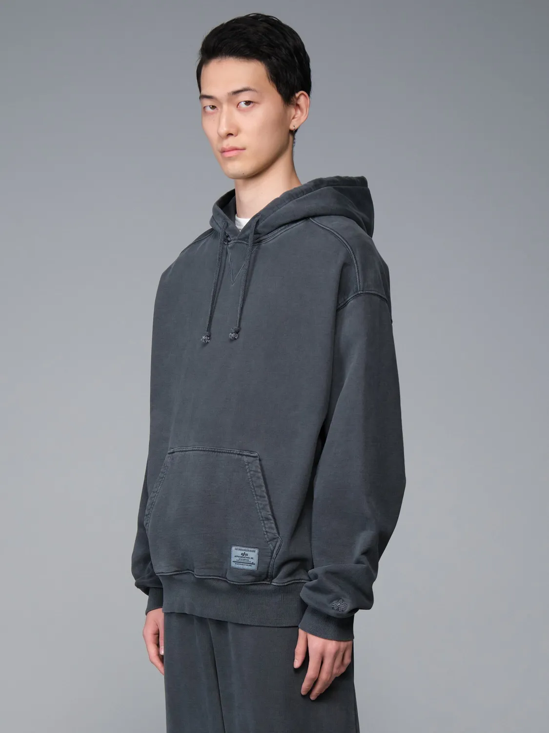 Alpha Industries Essential Hoodie Battlewash sweat noir délavé