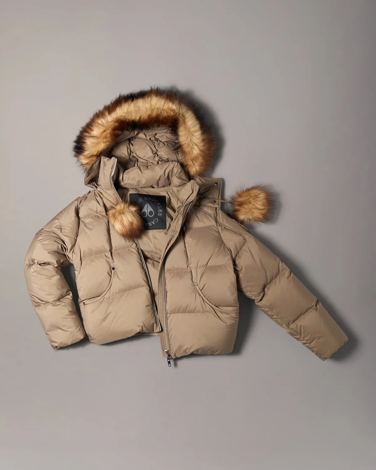 Moose Knuckles Everest doudoune capuche Ashen pompons