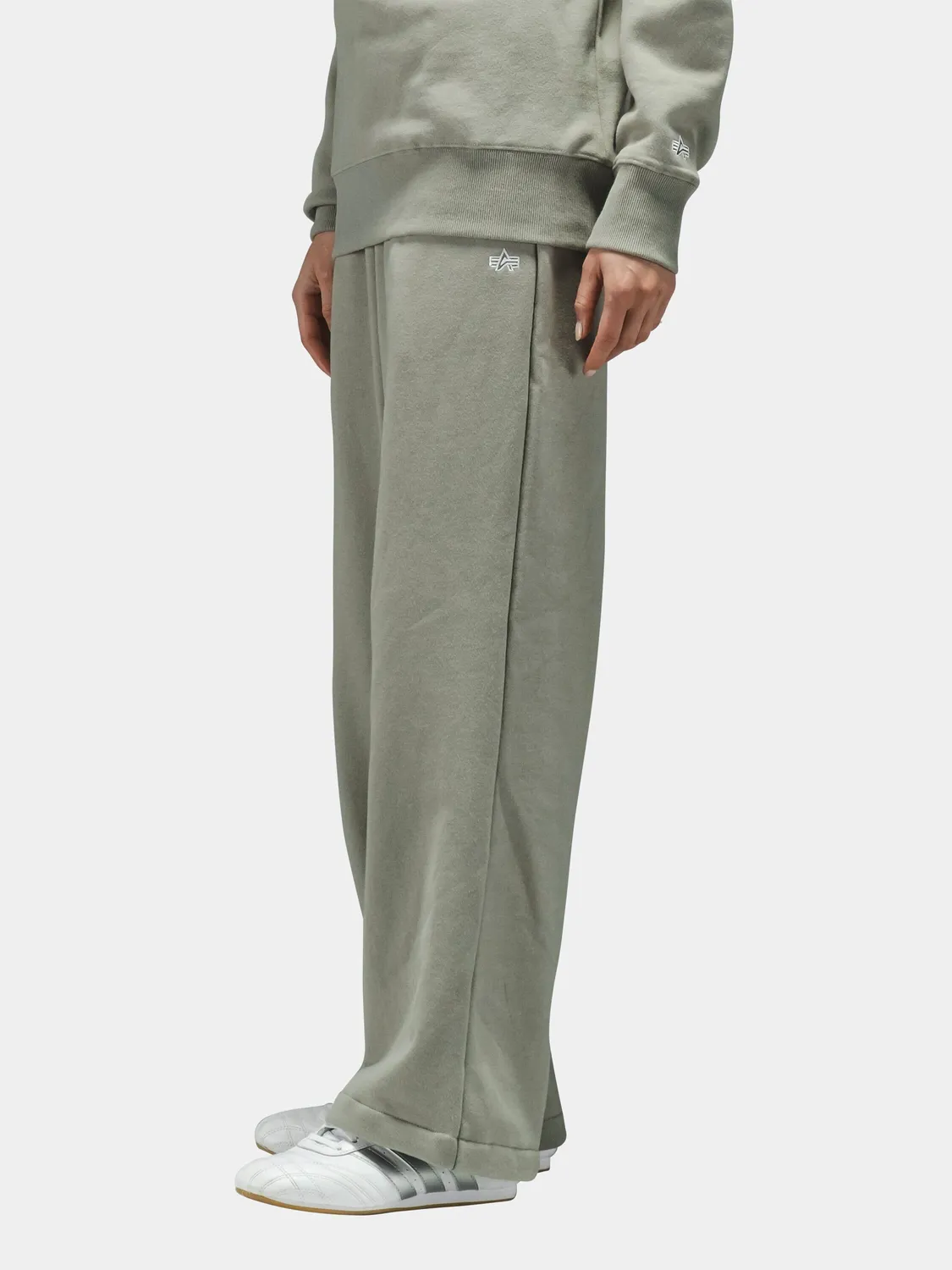 Alpha Industries Essential jogging gris coton coupe droite