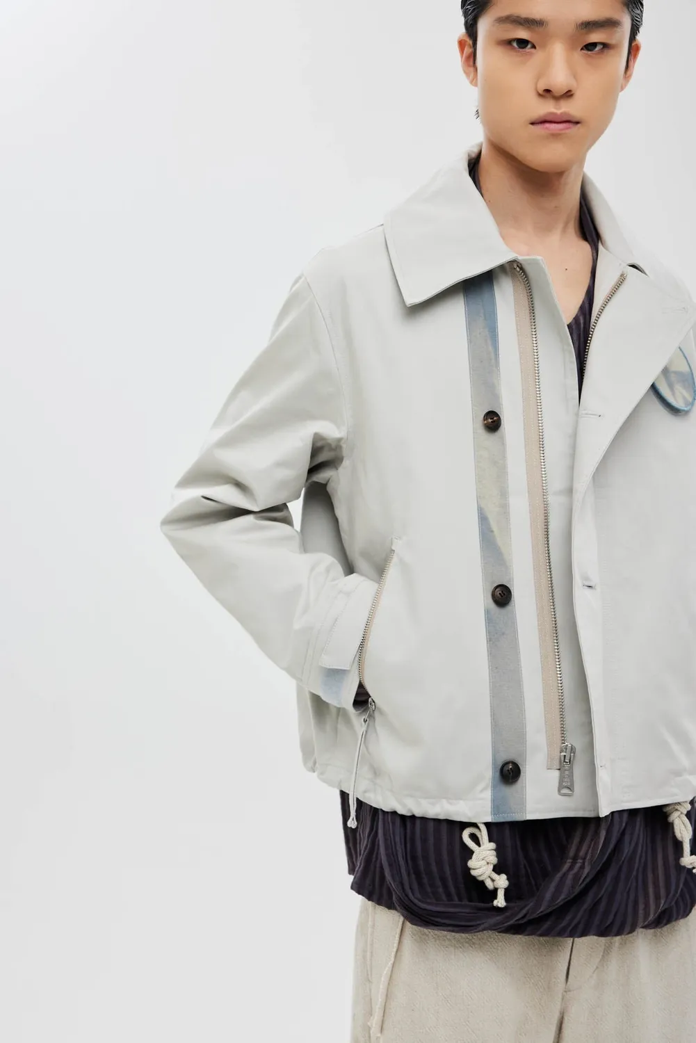 Jiyongkim x Alpha Sun-Bleached Wide Collar veste coton Light Gray