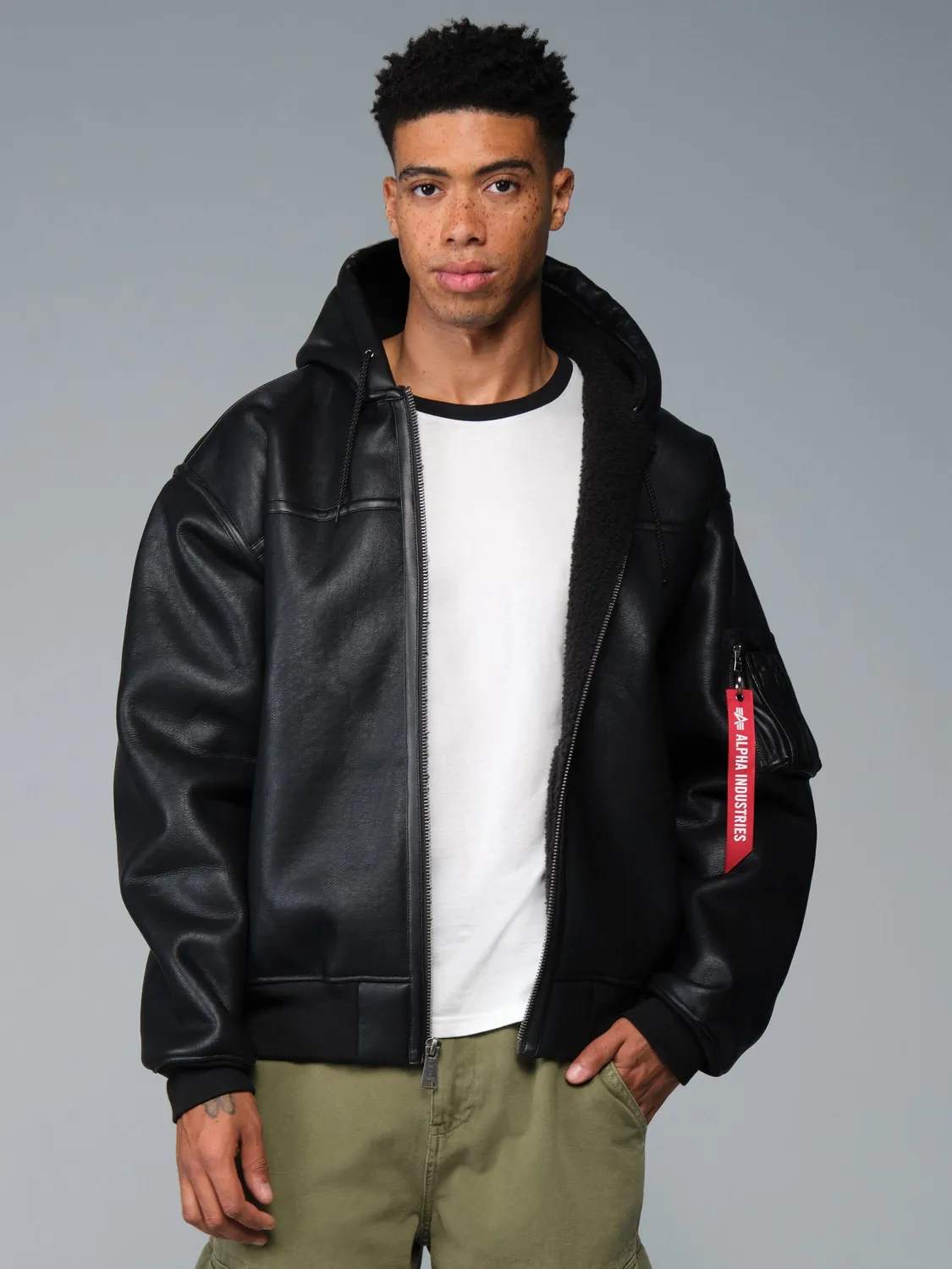 Alpha Industries MA-1 Hooded bomber simili cuir noir doublé