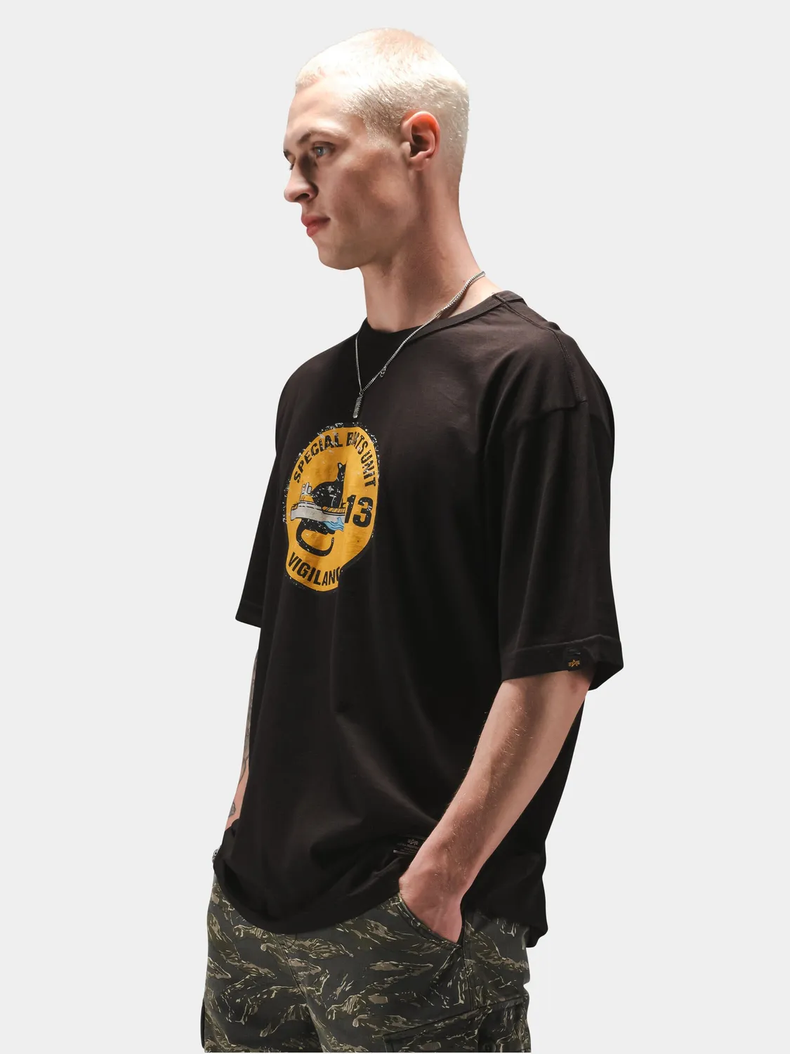 Alpha Industries Relaxed Black Cat T-shirt noir coton
