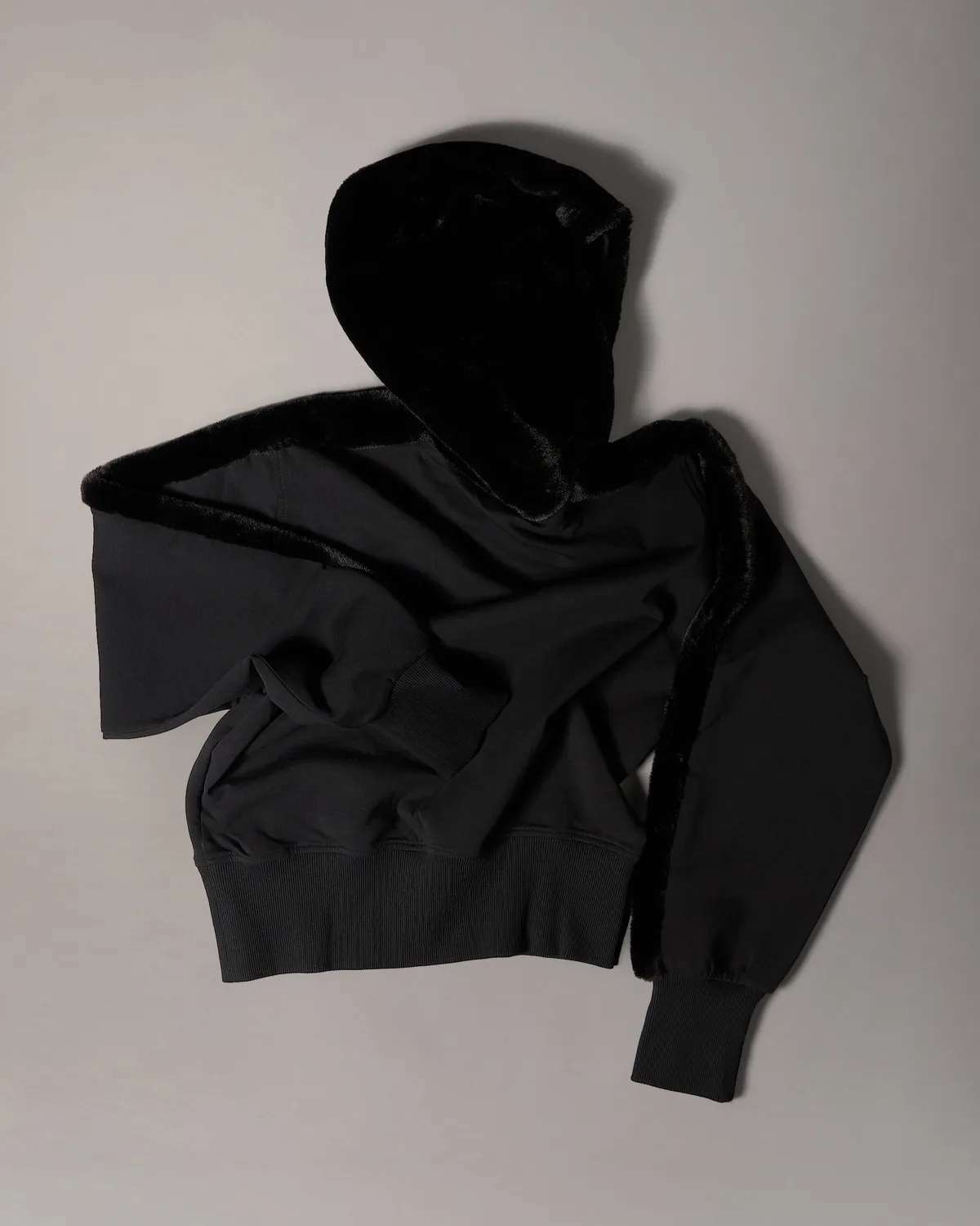 Moose Knuckles Mixed Media Bunny Hoodie sweat noir chaud